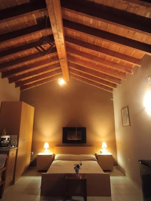 Penthouse Studio Next To The Sea Salamis Bagian luar foto
