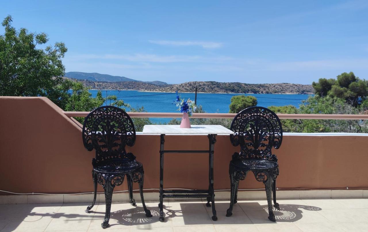 Penthouse Studio Next To The Sea Salamis Bagian luar foto